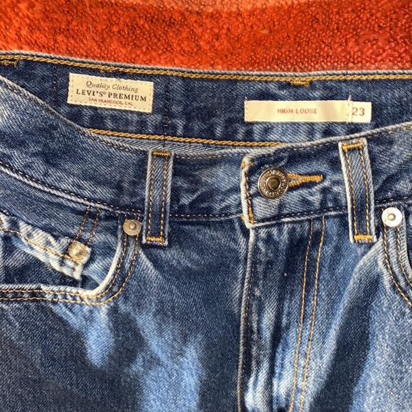 LEVI’S HIGH LOOSE JEANS CUSTOM SIZE 23 PREMIUM DENIM WITH PATCHES - Picture 2 of 8